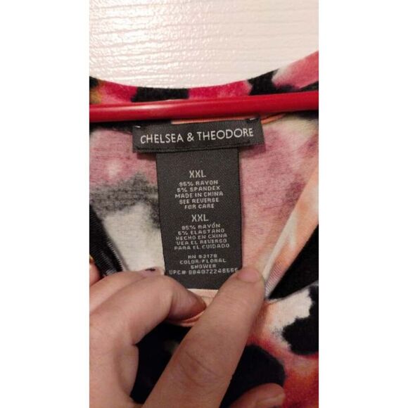 Chelsea and Theodore Rayon stretch flowy multi color crew neck - Picture 5 of 5